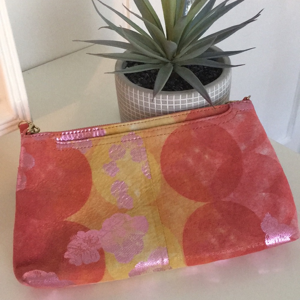 Super cute HOBO Clutch purse